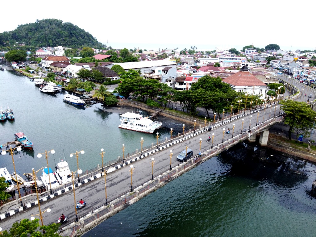 padang jembatan siti nurbaya 1